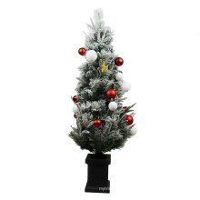 Best selling merry 120cm plastic christmas tree for the front door